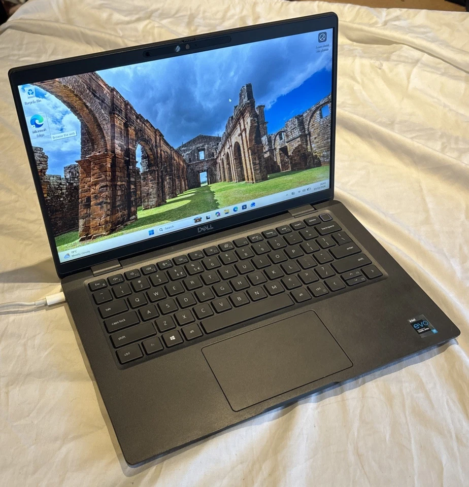 Dell Latitude 7420 · i7-1185G7 · 32GB · 1TB, photo 2 of 5