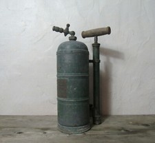 ancien pulvérisateur à air comprimé vert