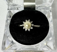 925 Sterling Silver Halo Ring With Pearl Center And Clear Stones Size 8