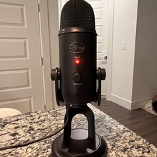 Blue Yeti USB Microphone Blackout Professional Condenser Mic Recording Gaming