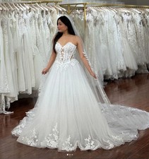 Ivory Sweetheart Tulle Ball Gown Wedding Dress Sleeveless Lace Appliques Corset