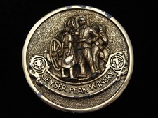 PI01125 VINTAGE 1970s  GEYSER PEAK WINERY  BOOZE GOLDTONE BELT BUCKLE