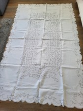 Tischdecke weiß mit Lochstickerei ca. 154 cm x 246 cm