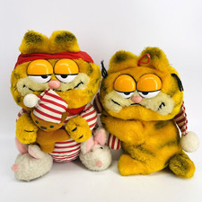 2-VTG GARFIELD NIGHT TIME PLUSH-CANDY CANE/PAJAMAS /CAP/BUNNY SLIPPERS/TEDDY