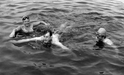 Blind swimmer Richard Freeman from Woodmanstren Surrey currently t- Old Photo