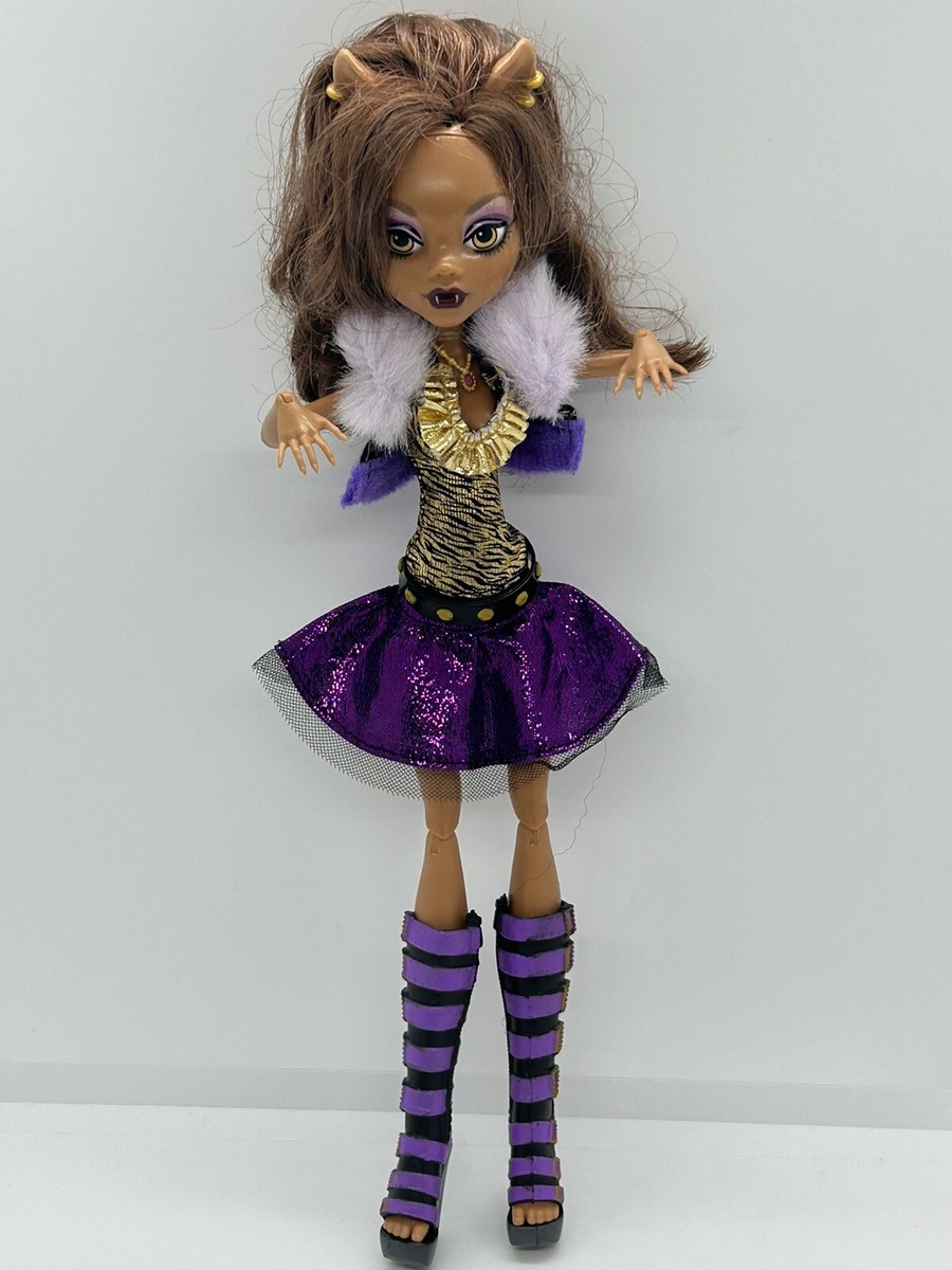 MONSTER HIGH　モンスター・ハイ　クラウディーン・ウルフ Amazon.com: Monster High Doll, Clawdeen Wolf with Purple