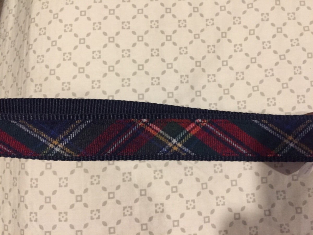 Has anyone done a red tartan and navy Christmas tree theme