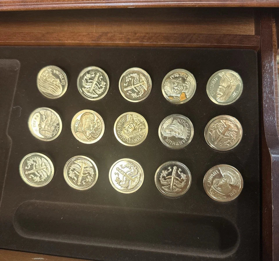 Vintage 80s Franklin Mint Excalibur Backgammon Board Game Set - **PLEASE READ** - Image 2 of 4