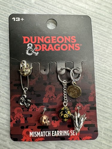 DUNGEONS & DRAGONS Mismatch EARRING SET
