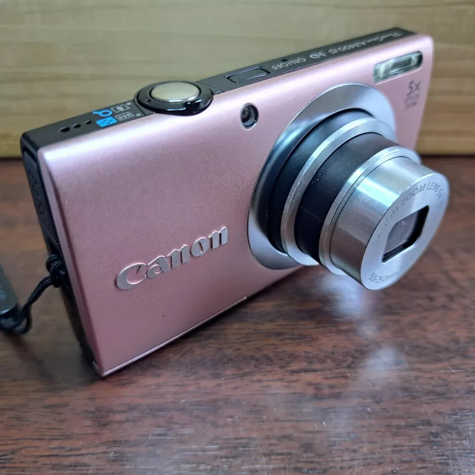 【新品】Canon PowerShot A2400 レッド　海外版 Canon PowerShot A2400 IS Pink 16.0MP Digital Camera English
