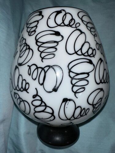VINTAGE WHITE GLASS VASE BLACK ABSTRACT TORNADO SWIRLS - Picture 1 of 6