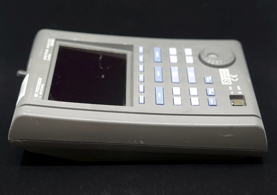 Analizador de espectro portátil BK Precision 2658 de 8,5 GHz Foto 3 de 4