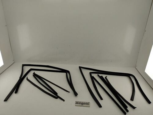 Volvo V70 XC70 Set Of Front & Rear Door Window Molding Seals Fits 2001 2002 2003