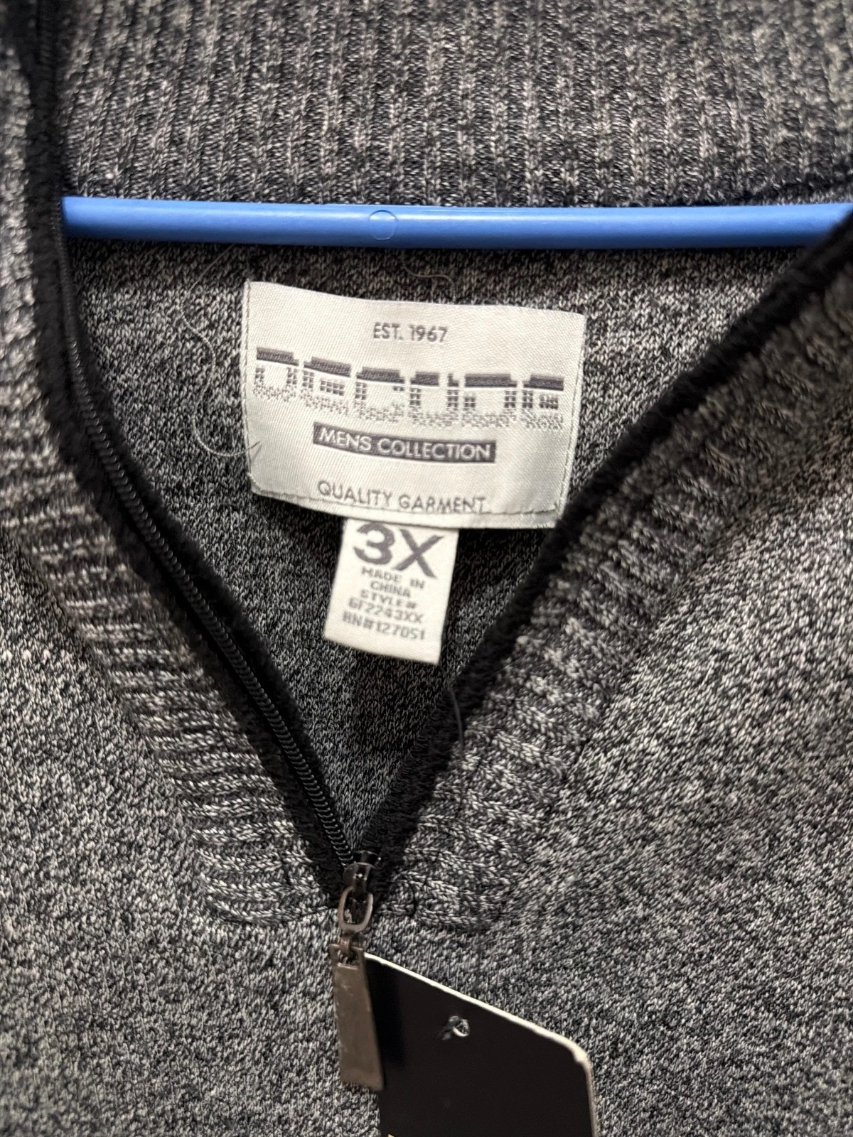 Decode Men’s 3X Gray Quarter-Zip Sweater with Black Shoulder Panels - product detail image 4