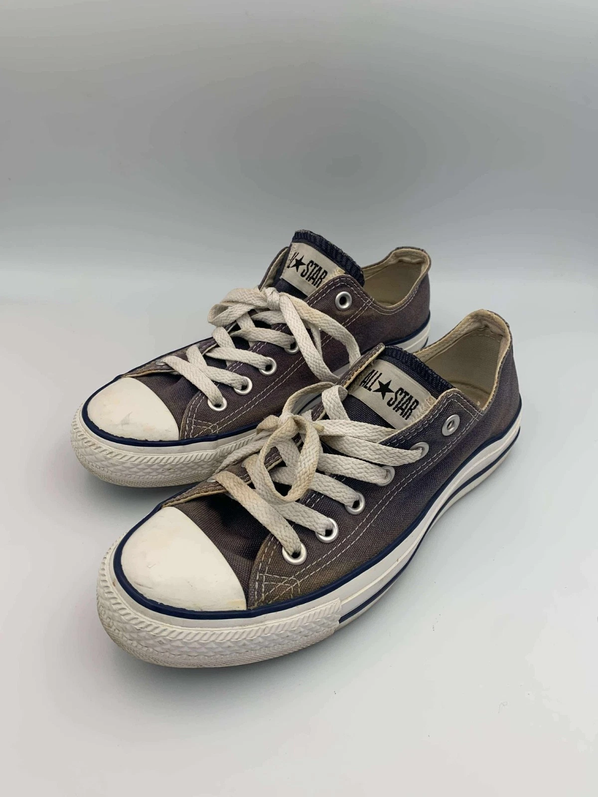 Scarpe da ginnastica converse bianche e nere taglia 6