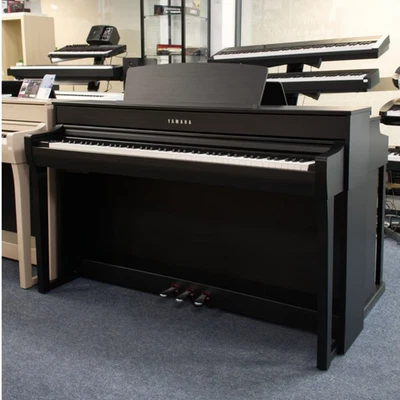 Yamaha Clavinova CLP-735
