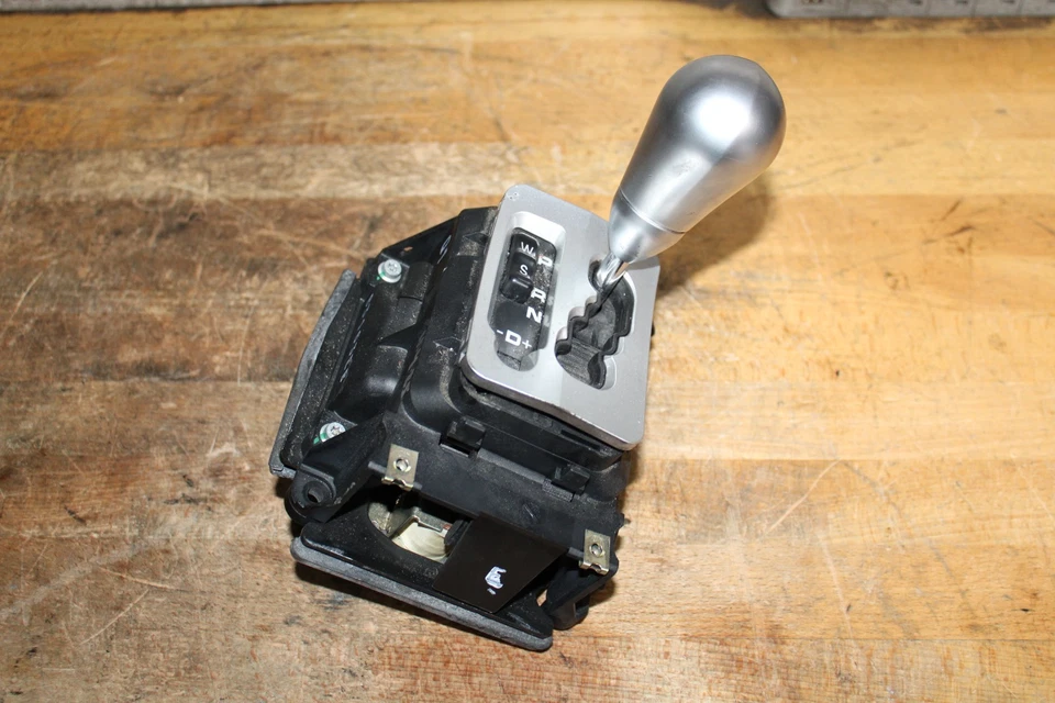 Chrysler Crossfire Shifter With Knob Gear Floor Shifter Shift Knob OEM 2004-2008 - Image 3 of 4