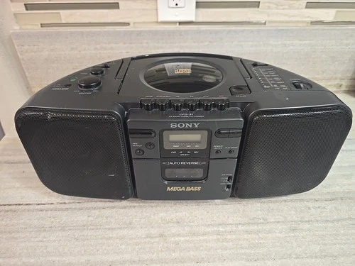 Vntg Sony Mega Bass Boombox CFD-31 Cassette/CD/AM/FM-Works
