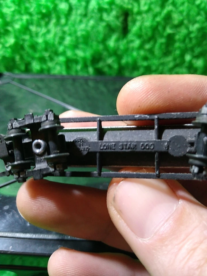 Vintage Micro-Trains N-Scale Tanker “Texaco Lone Star 000 Made In England - Image 4 of 4