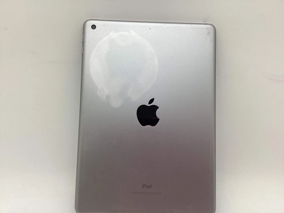 Apple iPad (6th generation) · 128GB · Wi-Fi, foto 2 de 4