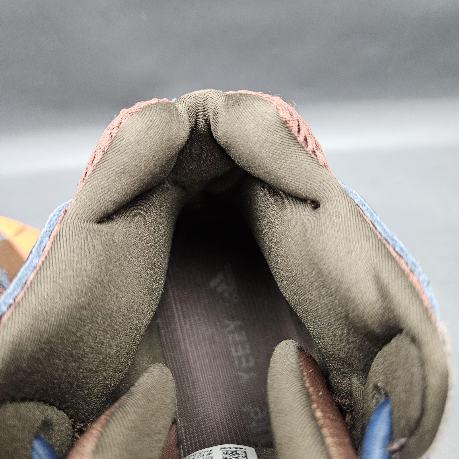 Adidas Yeezy 500 High Tactile Orange Shoes Mens 8.5 High Top Sneakers GW2873 thumbnail 10