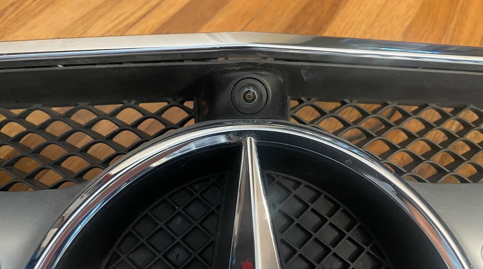 2017-2020 梅赛德斯奔驰 E300 E400 格栅/铬合金成型/相机/OEM 徽章 — 第 2/4 张图片