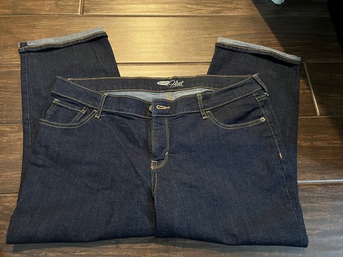 NWOT Women Old Navy Dark Wash Flirt Capri Jean size 14