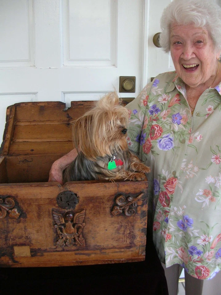 Bertha's RARE 1964-65 Sterling Pieta Vatican Pavilion New York Worlds Fair Medal - Image 2 of 4