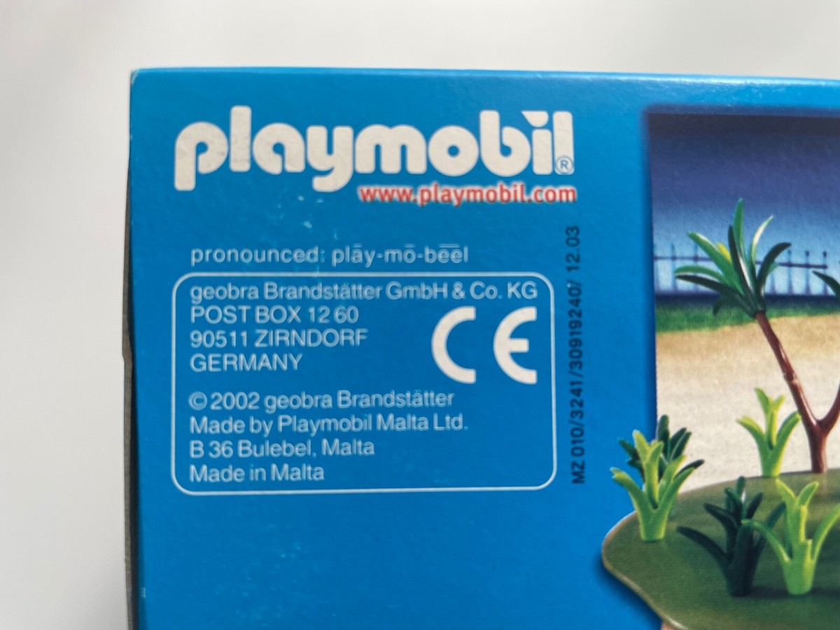 Playmobil 3241 Panda Family 2002 Made in Malta New in Box