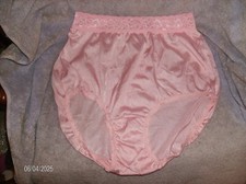 VINTAGE NEW HANES PIN NYLON SHINY PANTIES SIZE 7 W/ COTTON CROTCH LACE WAIST 4