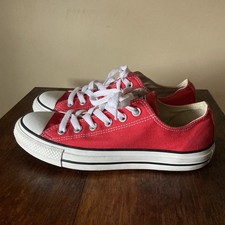 Converse Low Top Red Chuck Taylor All Star Converse; Size 6M/8W