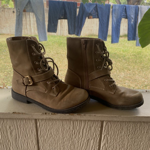 The Children's Place Women's Brown Leather Combat Ankle Boots Lace-Up Buckle 4