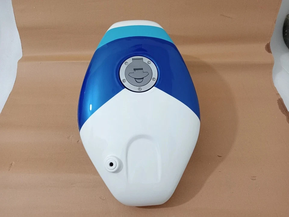 Suzuki RGV250 vj22 1991-1994 tanque de gasolina de aleación pintado azul y blanco + tapa | Ajuste Foto 4 de 4