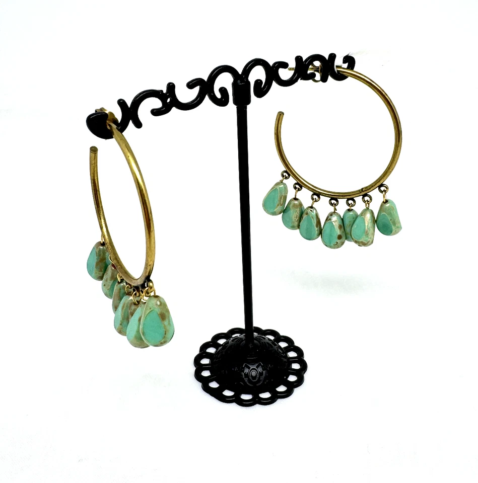 Preciosos pendientes de aro Michal Negrin con piedra verde Israel. Foto 2 de 4