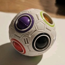 Magic Rainbow Color Matching Puzzle Sphere Ball Brain Teaser, Plastic, 3+