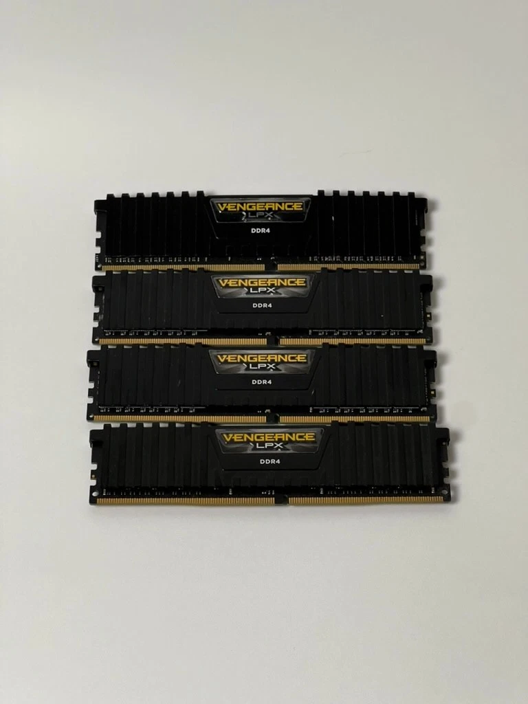 25+ Corsair PC4-25600 (DDR4-3200) Bus Speed Computer RAM 8 GB