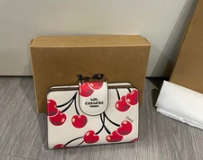 Medium Corner Zip Wallet Cherry Print Chalk CZ762 outlet