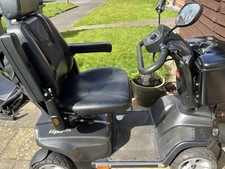 Abalize Scooter 8 mph Very Good Condition Comes With Storage On The Front