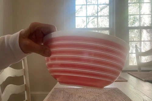 Pyrex pink striped large 403 bowl - excellent condition