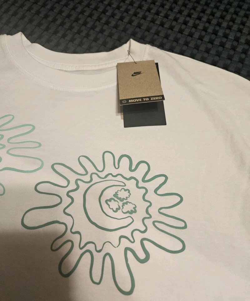 NUEVO CON ETIQUETAS NIKE MUJER PROJECT UPHORIA Day Dreamer Top Camiseta Calce Cuadrado Mujer’s Talla XL  Foto 2 de 4