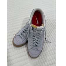 Nike Blazer Low 77 Premium calcio grigio scamosciato suola gomma FQ8060-003 donna 12