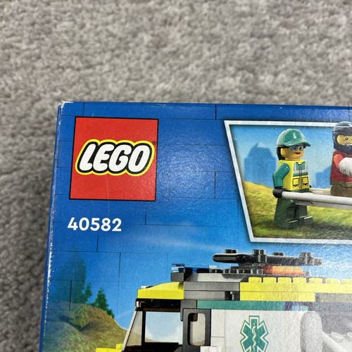 LEGO CITY 4x4 Off-Road Ambulance Rescue (40582) LEGO Set New - Picture 4 of 12