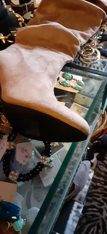 BOTAS NUEVAS FOREVER LOOK GAMUZA TOPO TALLA 10 Foto 3 de 4