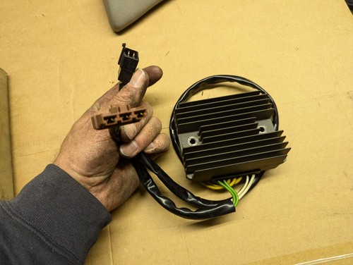Ducati Energia Regler regulator 434406003 Aprilia Piaggio Gilera Peugeot scooter - Bild 4 von 16