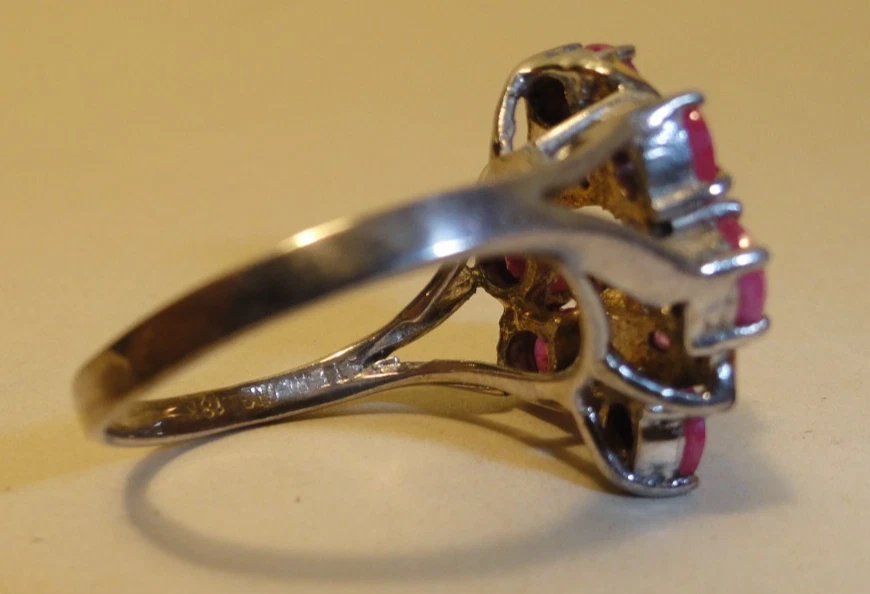 18k/ 925 Sterling Silver Jewelry Red Ruby Gemstone Cluster Ring Sz 7.25 4g - Image 4 of 4