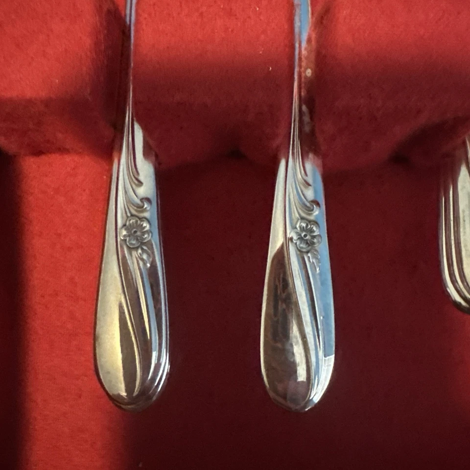 H&T MGF CO Juego de 50 Piezas Plateado Plateado Patrón Flor Prado Foto 2 de 4