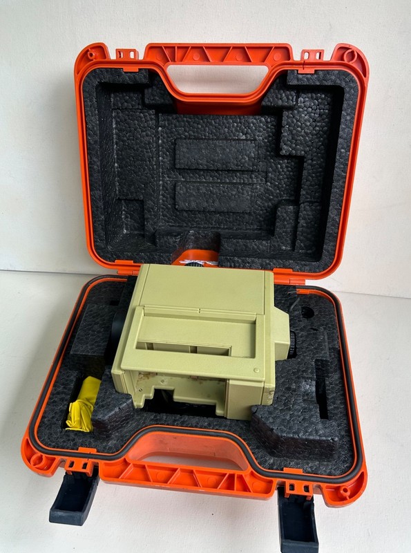 VTG LEICA WILD NA2000 Precision World's First Digital Level With Case