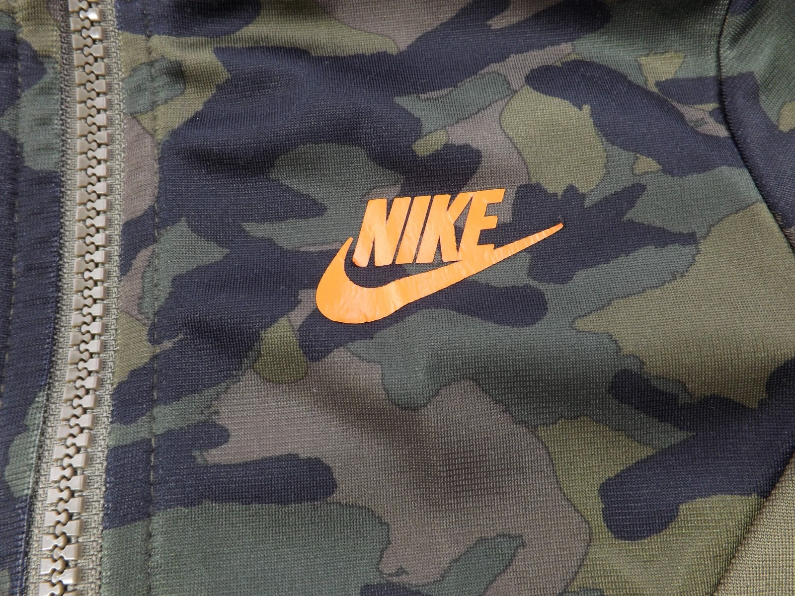 SACAI X NIKE Giacca Nike 3t bambino mimetica verde nero abbronzatura full zip tasche swoosh finto collo