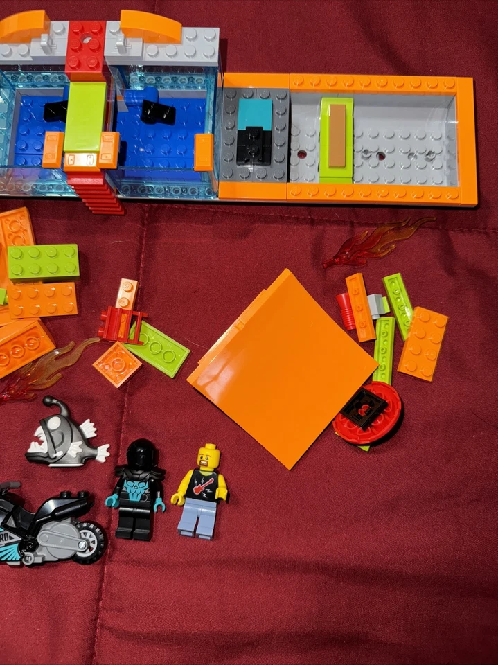 Lego 60294 City Stunt Show Truck set Incomplete Stunts - Image 3 of 3