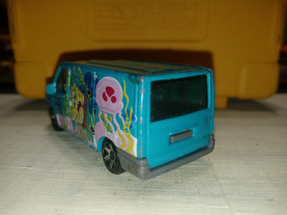 Matchbox Sponge Bob Square Pants Ford Transit 1/64 - Image 3 of 4